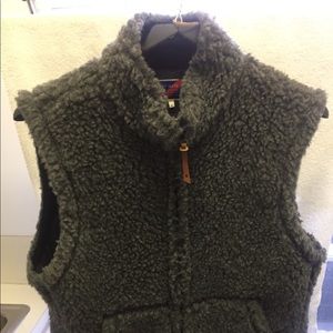 Men’s wool vest